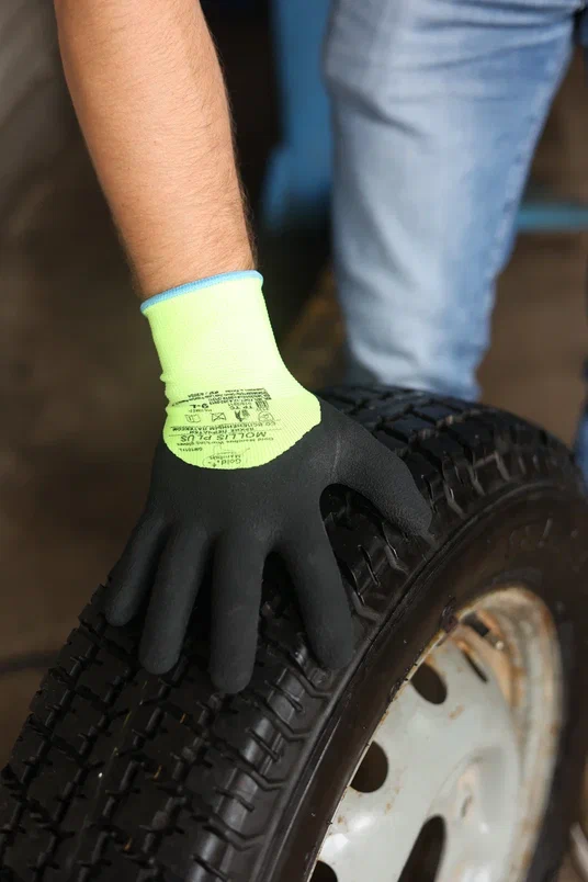 Нейлоновые перчатки Mollis Plus GM1011L- 10 с покрытием 3/4 вспененным латексом р.10 (XL)