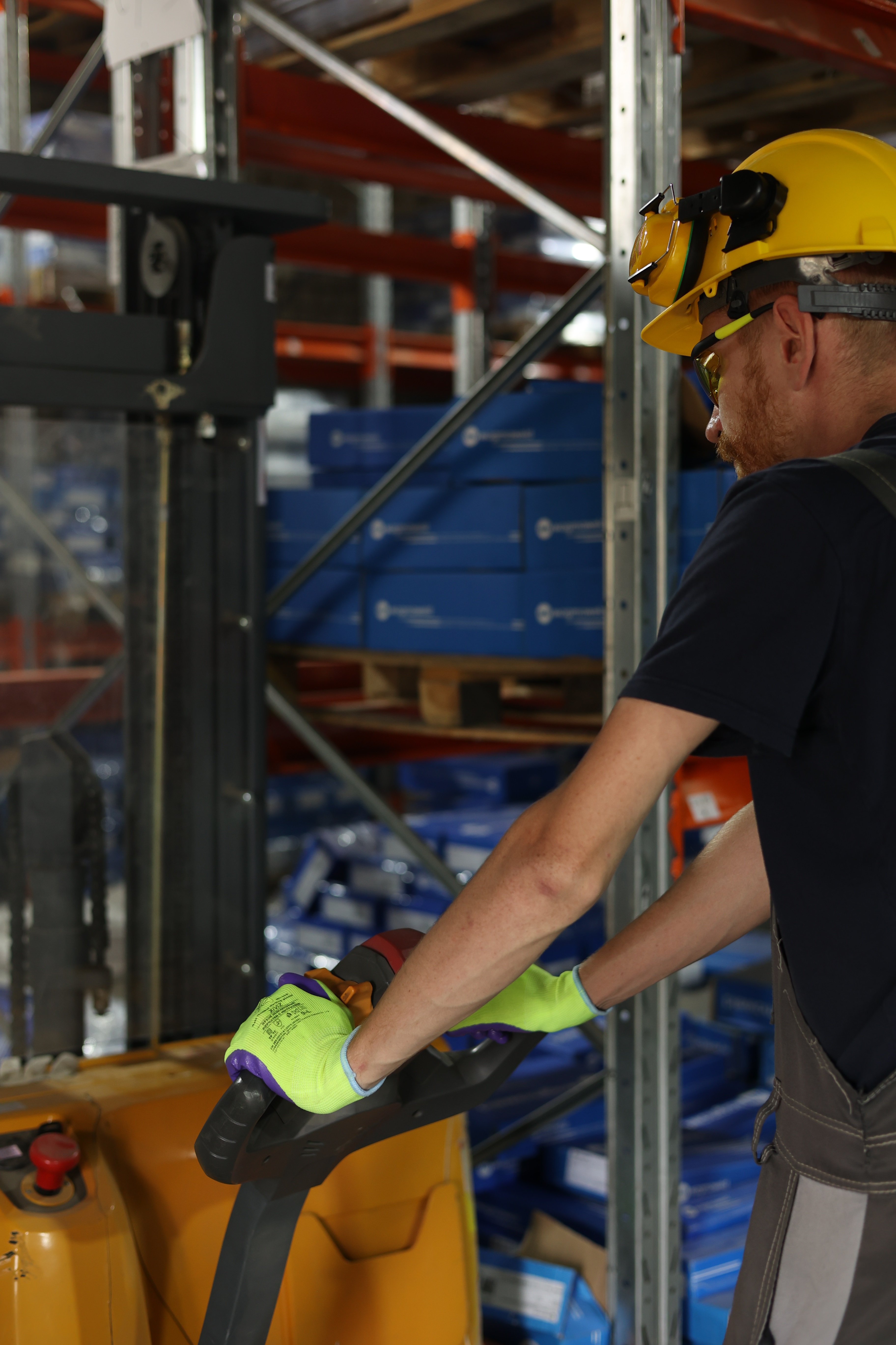 Нейлоновые перчатки XiViz GM1002N-10 с нитриловым покрытием р.10 (XL)